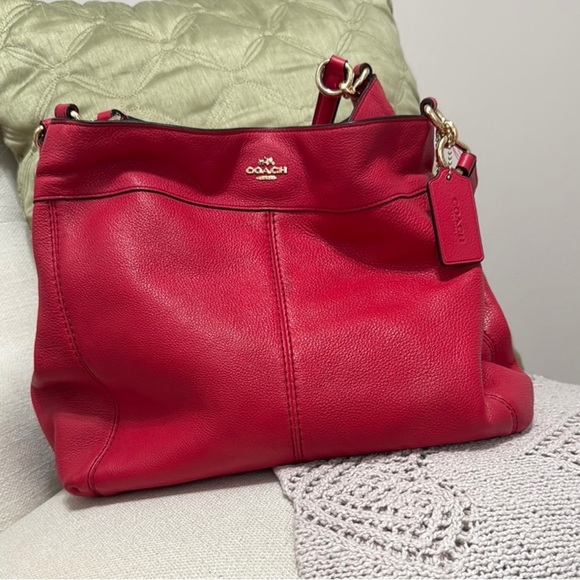 LOW START😛Coach Pebbled Leather Shoulder Bag EUC with Free Coach matching Wallet - Picture 2 of 14